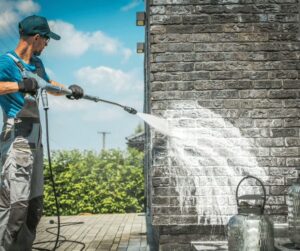 Choosing the Right Pressure Washing Company in Gilbert: What to Look For